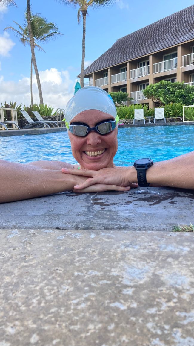 D 20 - 7am Yoga, oceanfront bfast at LavaLava, more running and a nice swim in a pool all to myself 