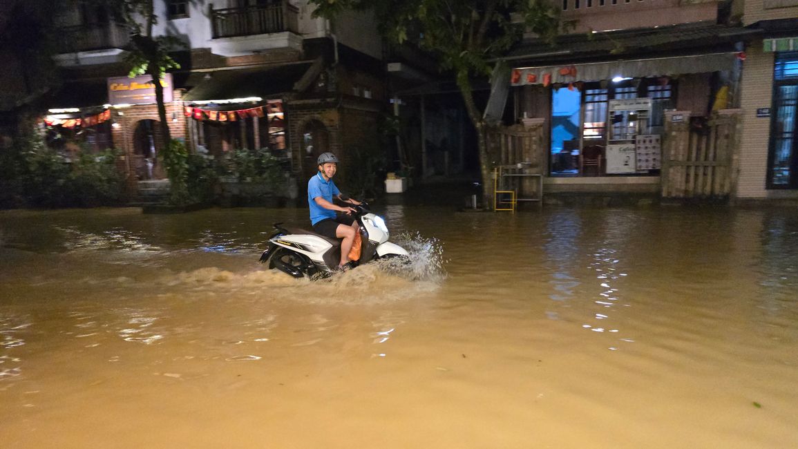 会安在雨中!诅咒还是祝福?