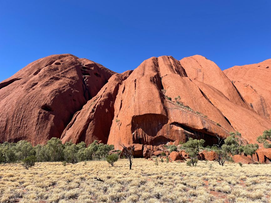 On the 'Uluru Base Walk'