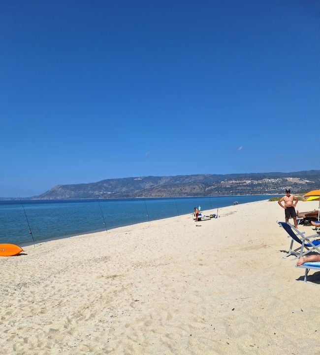 Playa de arena y Nicoteta