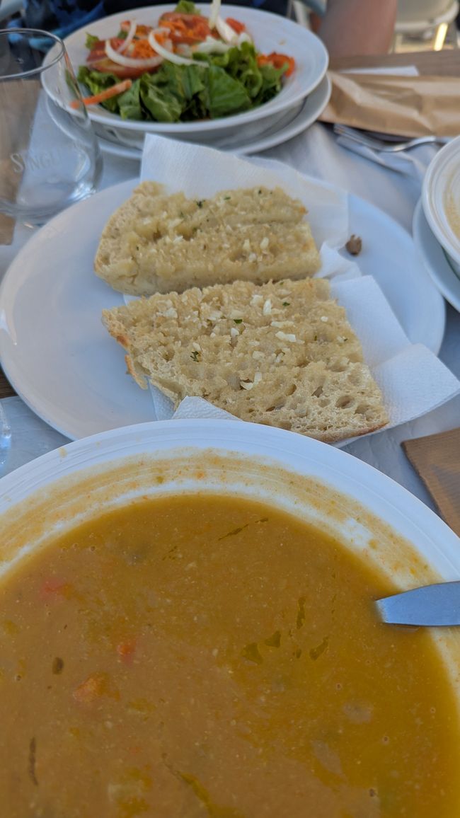 Bolo do Caco & Gemüsesuppe