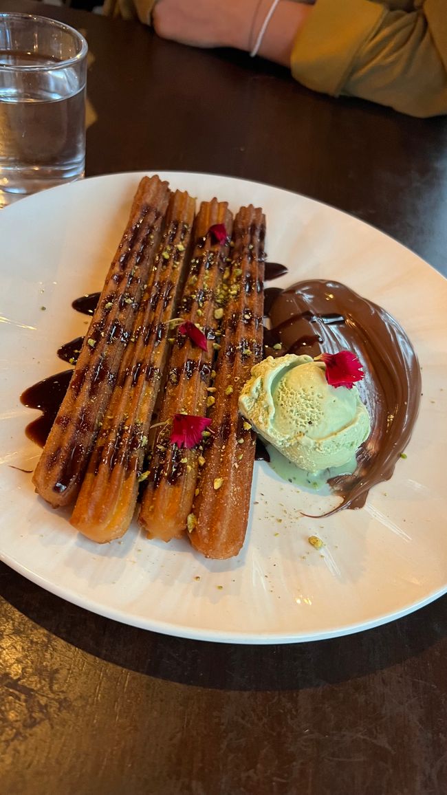 Zum Nachtisch noch Churros