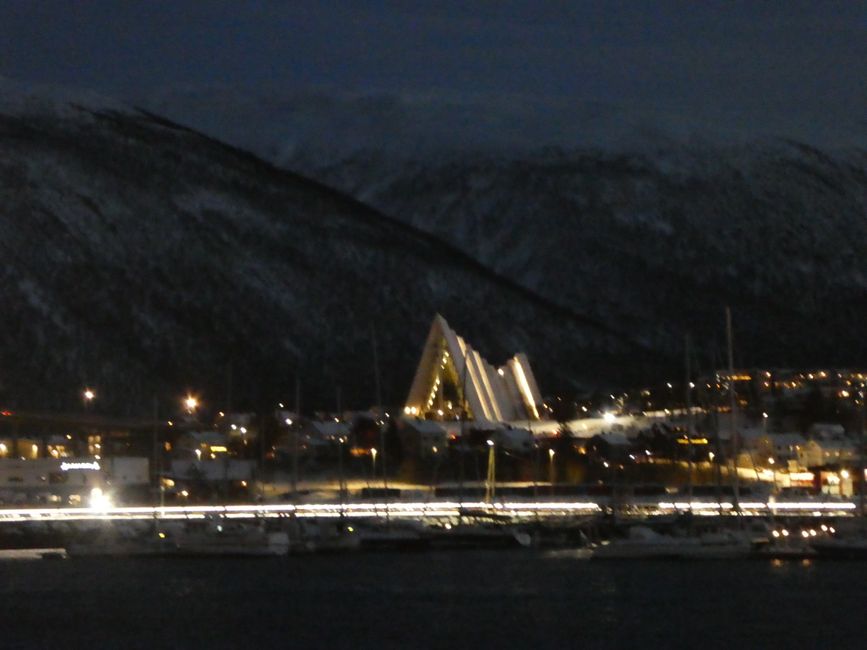 Eismeerkathedrale bei Nacht