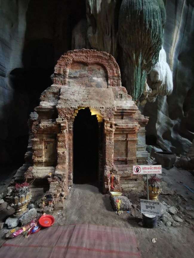 ... ein kleiner Hindhu-Tempel aus dem 7. Jh. ...