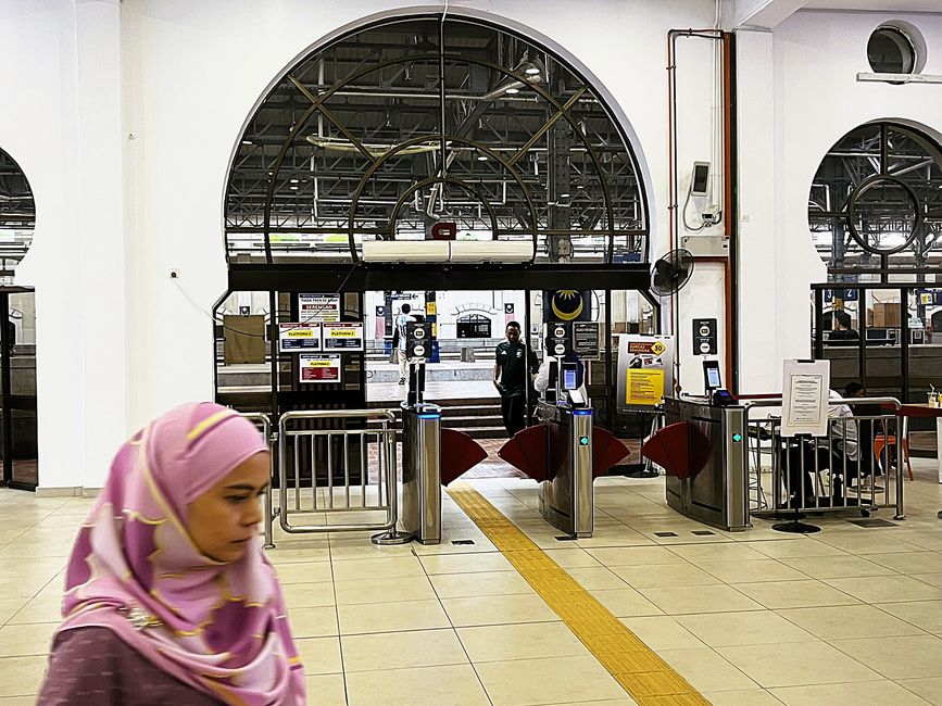 Hauptbahnhof, Eingang zum Bahnsteig