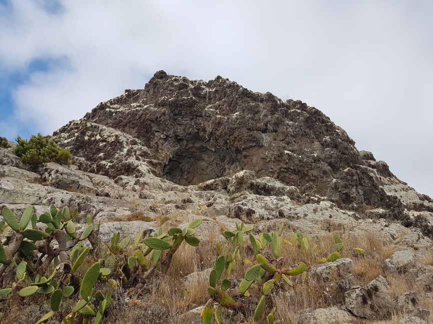 Tag 3: Porto Santo - Geheime Höhlen & bizzare Felsen am Meer