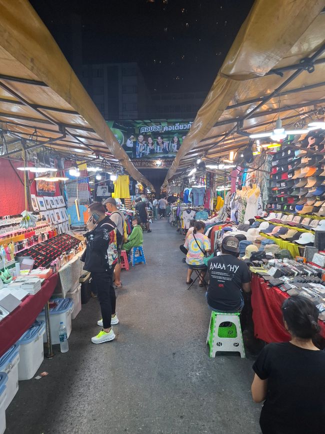 Von Bangkok nach Bali mit Umwegen

Tag 1