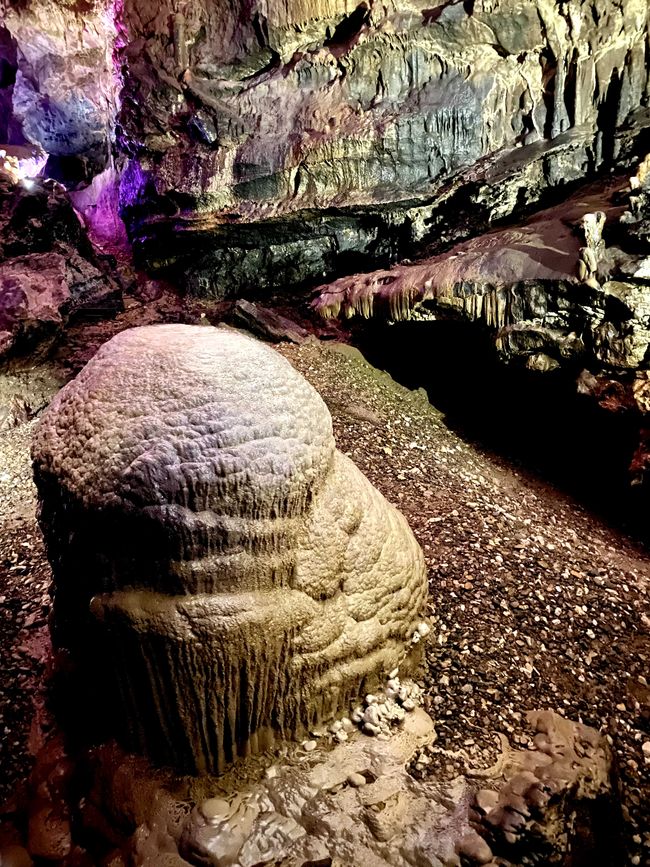 Tropfsteinhöhlenbesichtigung in Georgien - Prometheus Cave