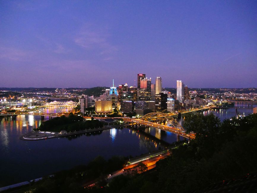 Sonnenuntergang mit Sicht auf Pittsburgh vom Mt. Washington