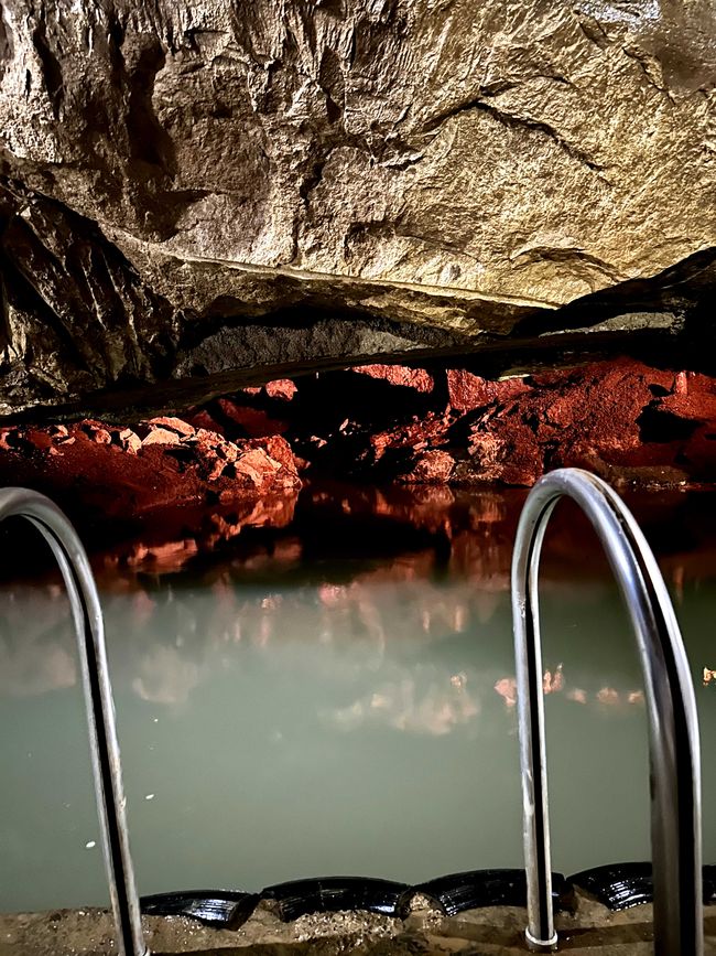 Tropfsteinhöhlenbesichtigung in Georgien - Prometheus Cave