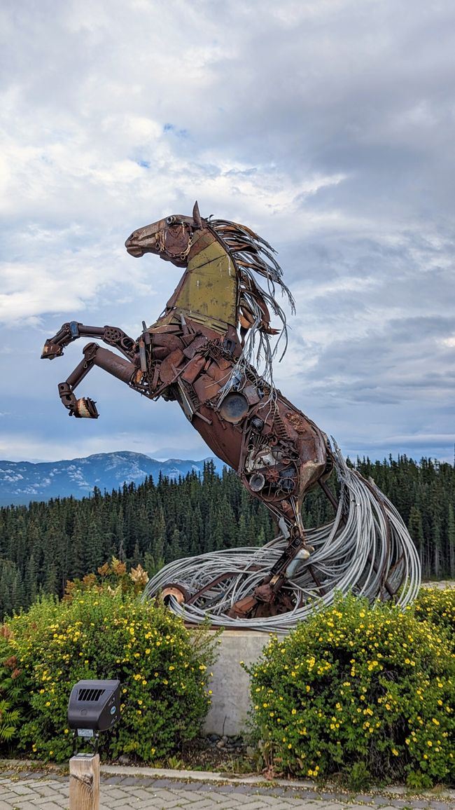 Tag 28: Kathleen Lake - Whitehorse: And Zack - there's the flat tire!