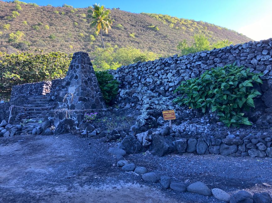 Hawaiian sacred ground at Captain Cook bay