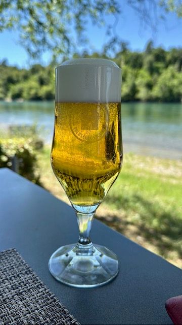 Rast im Restaurant Schiff bei Ellikon am Rhein