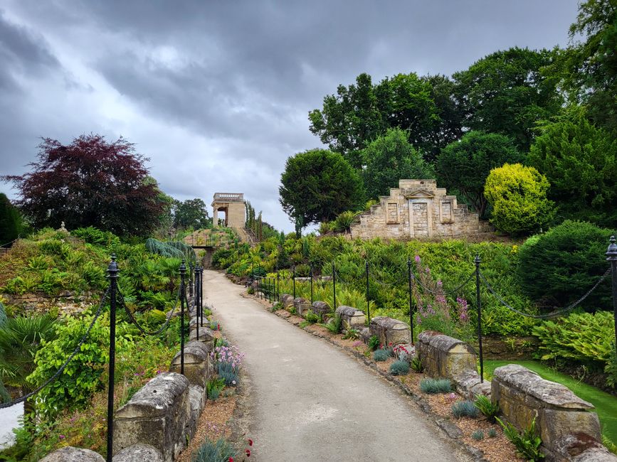 Garden with 'Summer House'