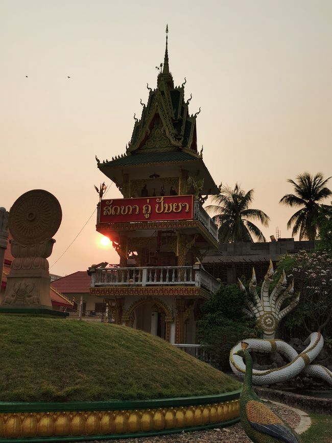 Vientiane - 1.5 days on a temple and museum tour