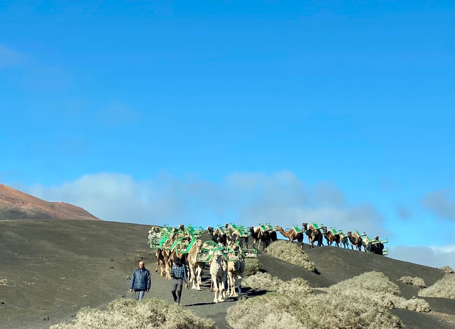 Nuestra primera ruta pasa por el Parque Nacional de Timanfaya