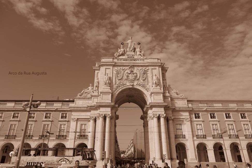 Der Arco da Rua Augusta, mit dem Wappen Portugals