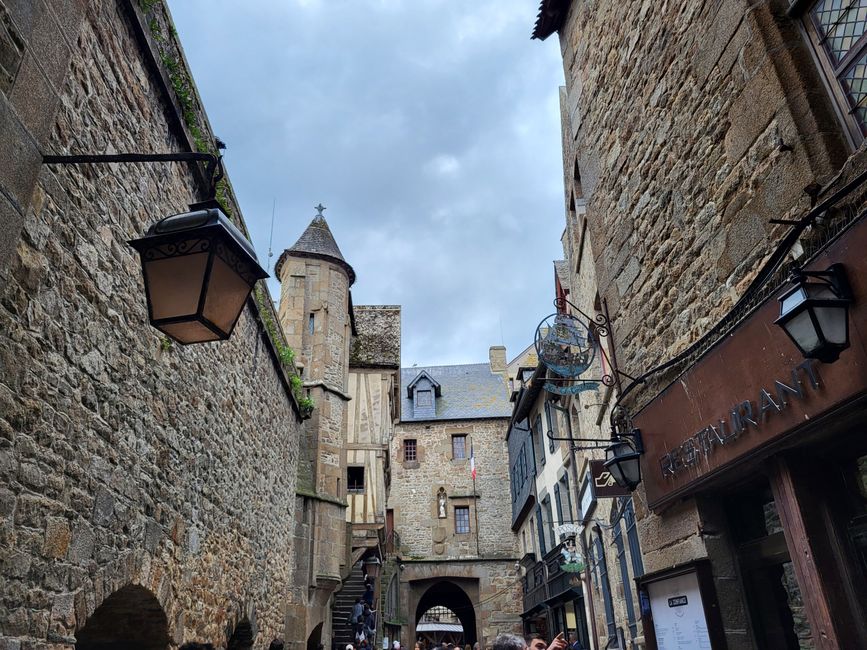 Grande Rue Mont-Saint-Michel