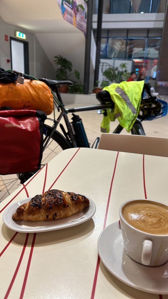Frühstück am Flughafen 