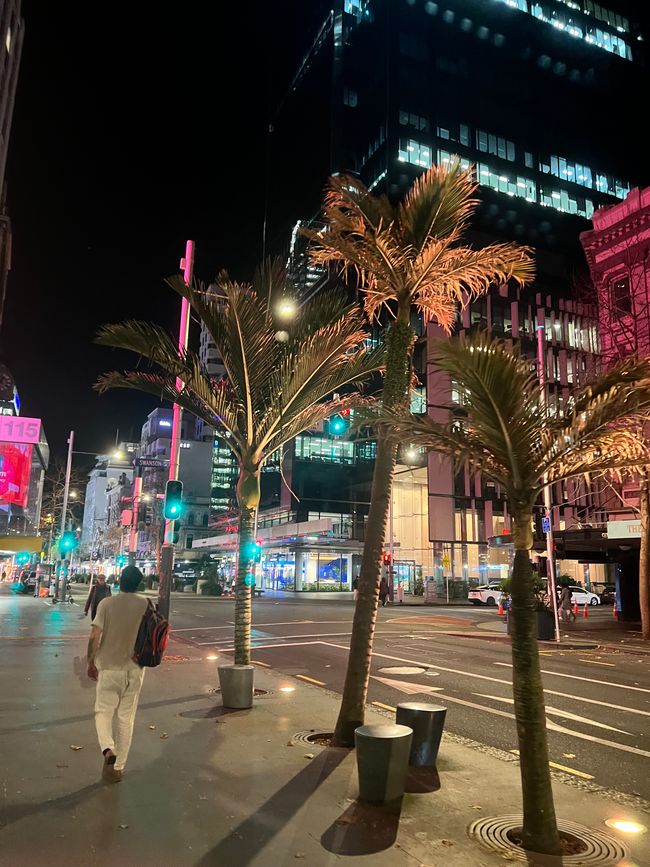 Queen St at night