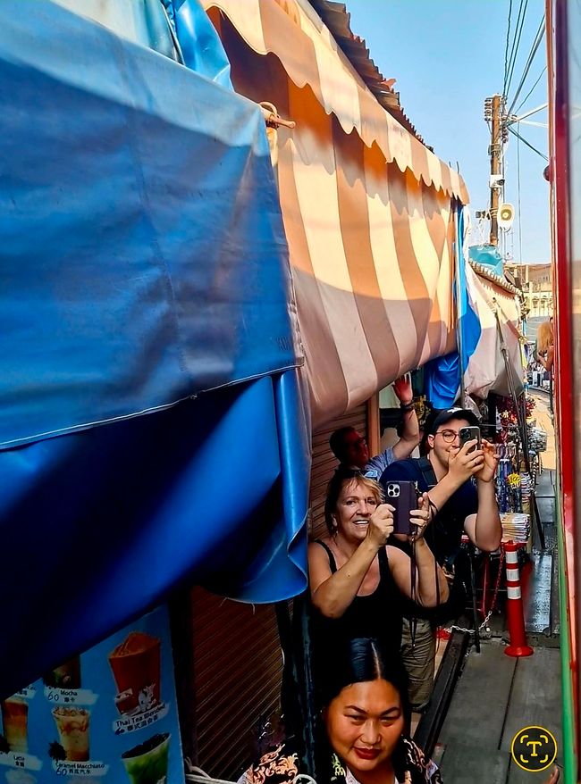 Tuut, tuut, klappt die Läden ein, der Zug kommt 🚂 ...