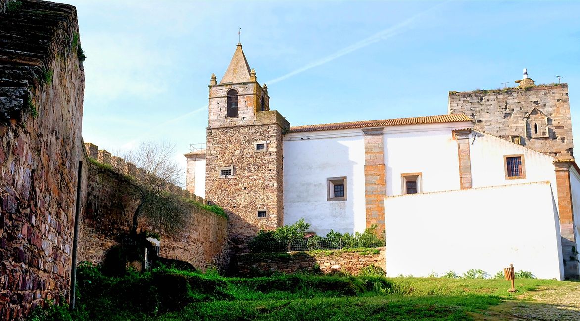 ...MOUÃRO, von dem man bis nach Spanien sehen kann