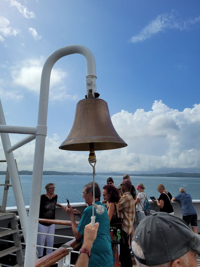 Day 41 of 175: Around the world cruise - Day passage through the Panama Canal