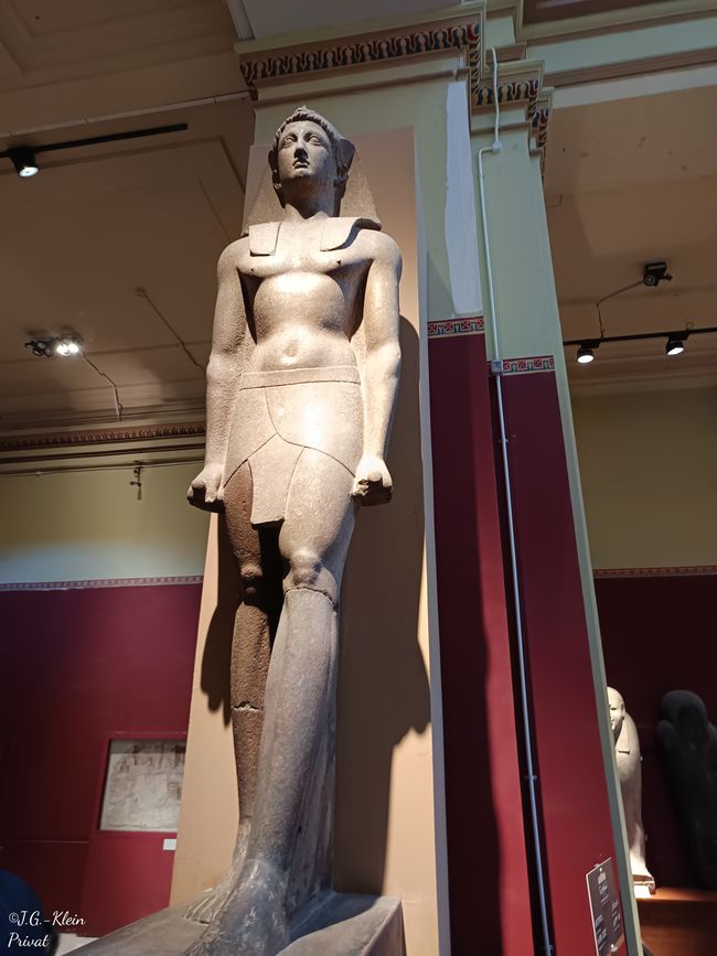 Pyramiden, Sphinx, Museum und Stadt
Tag 2