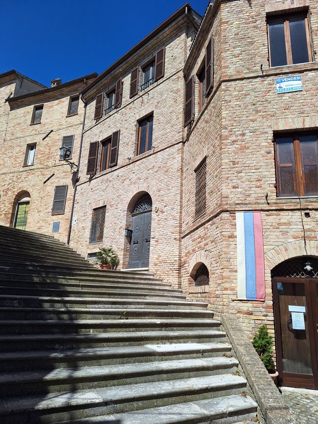 Offagna bei Tag