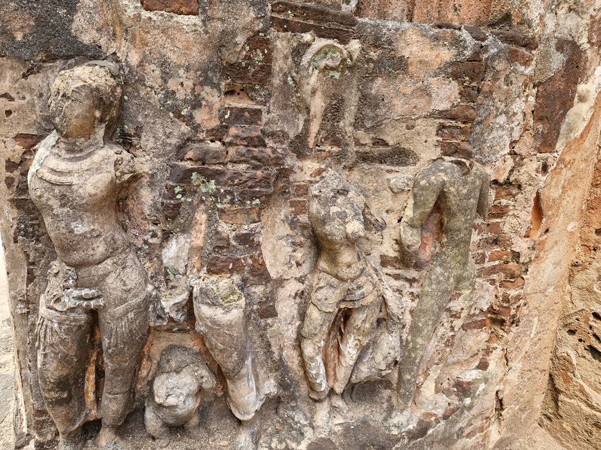 Polonnaruwa - 1000 años de historia y algo aprendido.