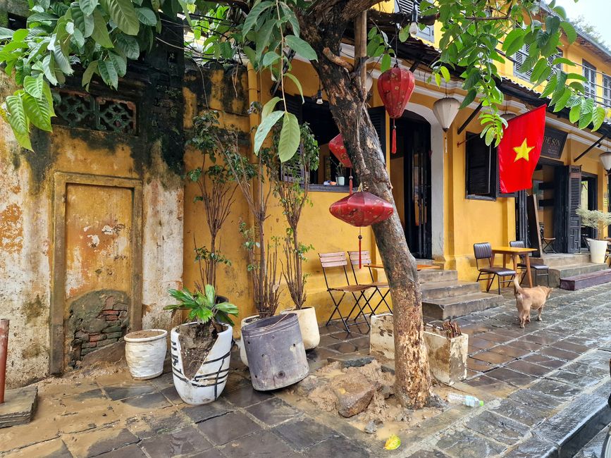 Vorüber die Flut.
Wer sah es wohl, du selig Land, 
wie dich die Welle überwand.