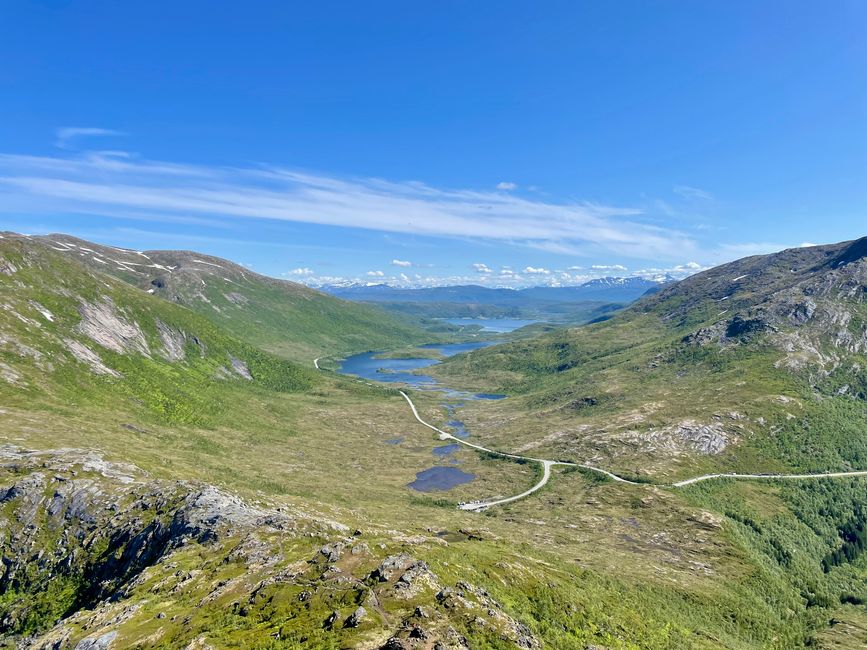 Idyllischer Bergsee auf der Wanderung zum Barden