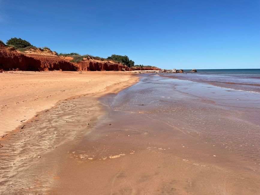 Au Reddel Beach…