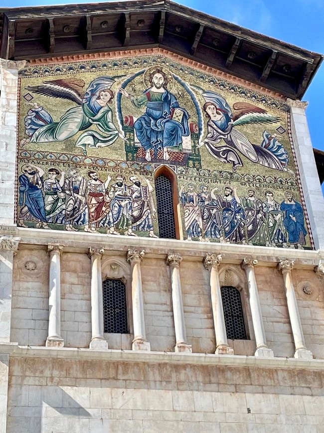 Die berühmte Fassade San Frediano.