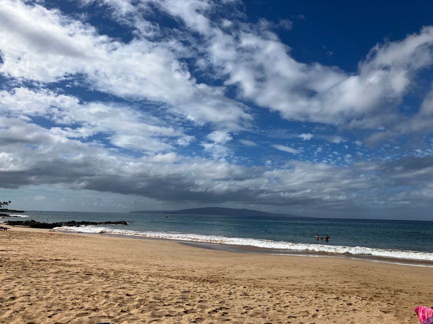 Beach view towards Molokini far back