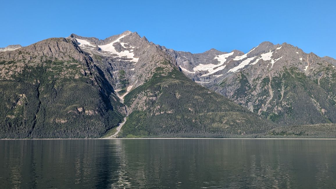 Day 24: Trip to Juneau: Glacier Outburst & 20,000 Tourists