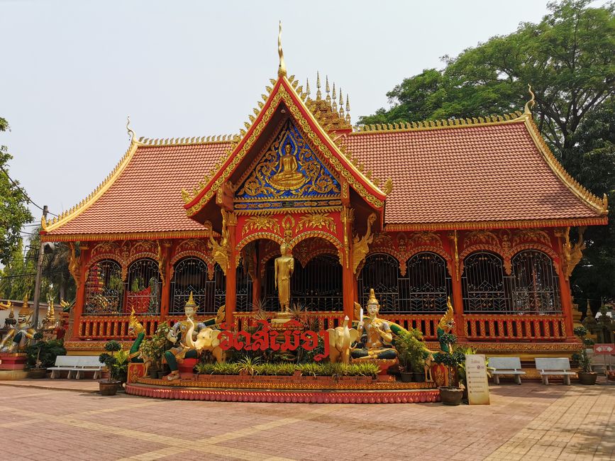Vientiane - 1.5 days on a temple and museum tour
