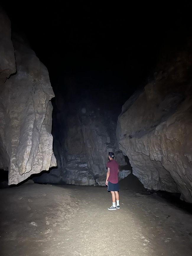 Höhle bei Opara Basin Arches