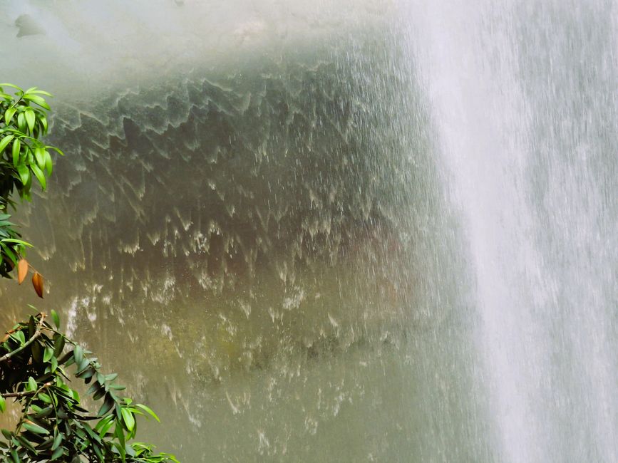 Weltgrößter Indoor Wasserfall - Flughafen Singapur