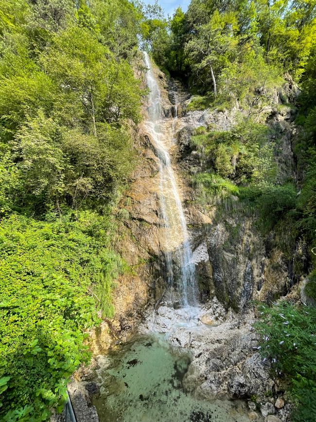 Wasserfall am Wegesrand