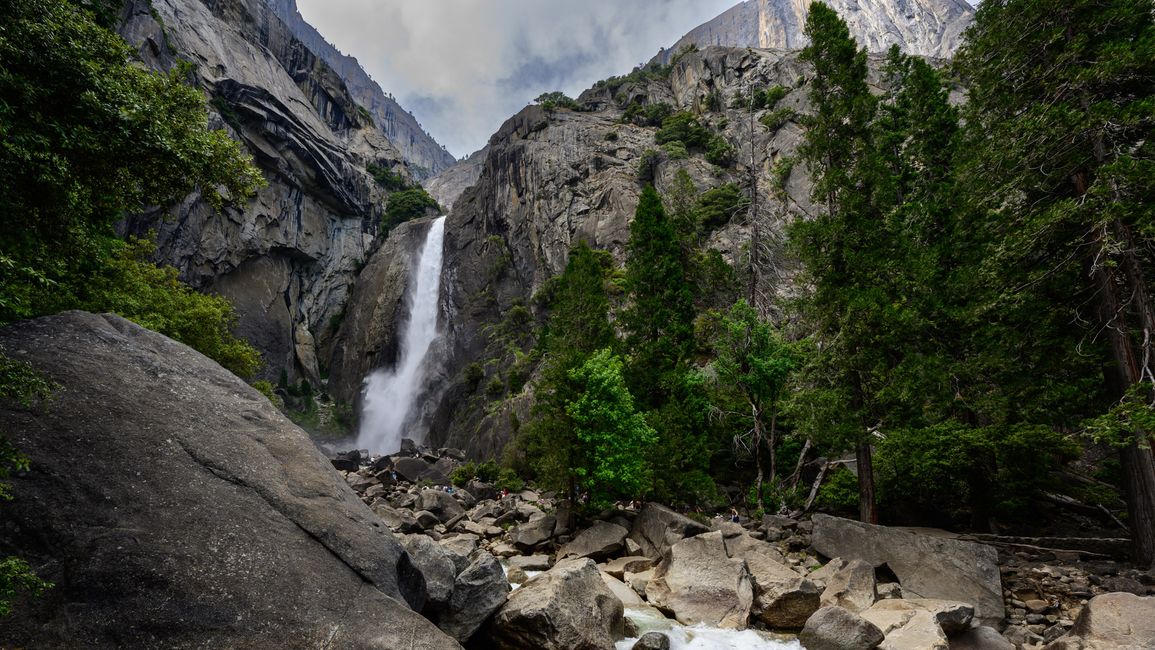 The waterfall in Yosemite Valley