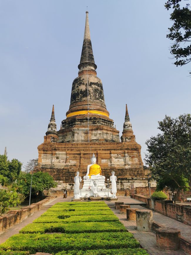Un'altra escursione in bicicletta attraverso Ayutthaya e arrivo a Kanchanaburi