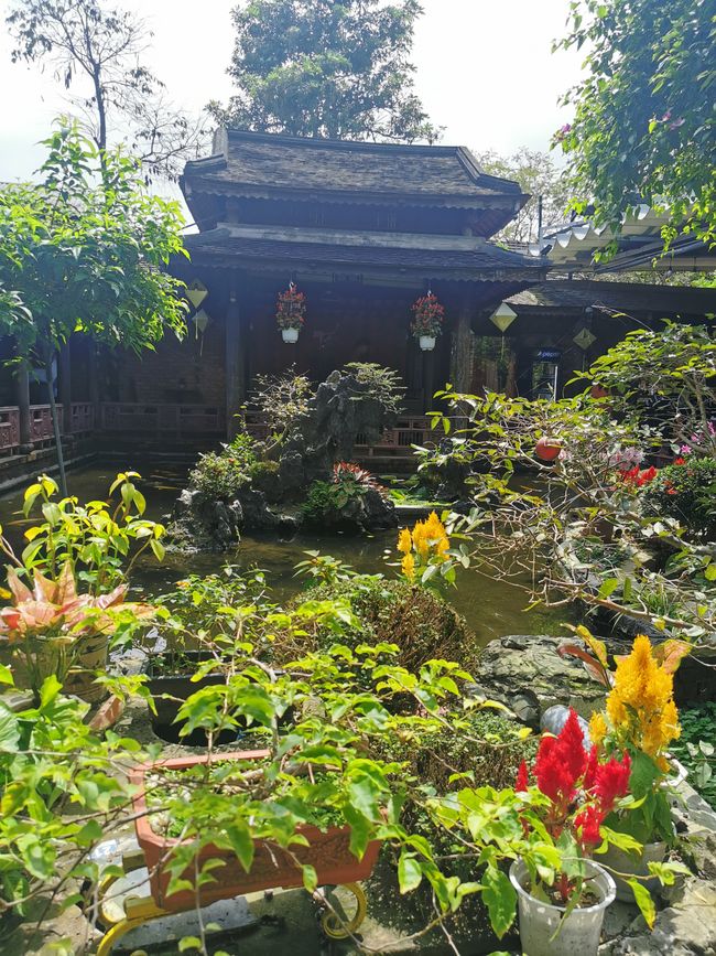 Recorrido por la antigua ciudad imperial de Hue