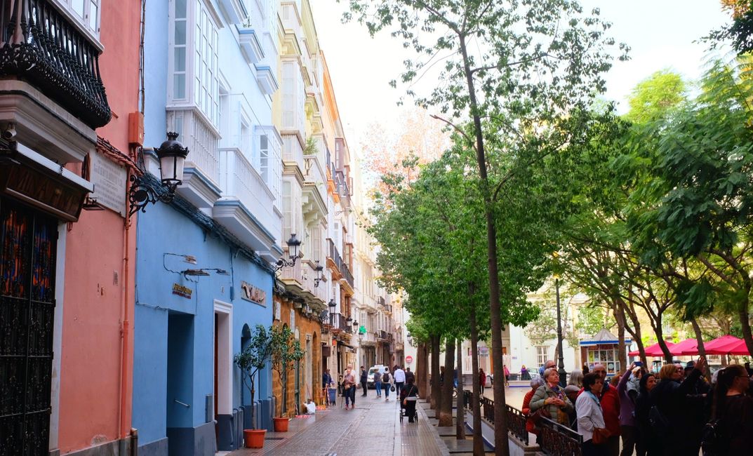 ...hinein ins " Centro histórico de Cadiz"