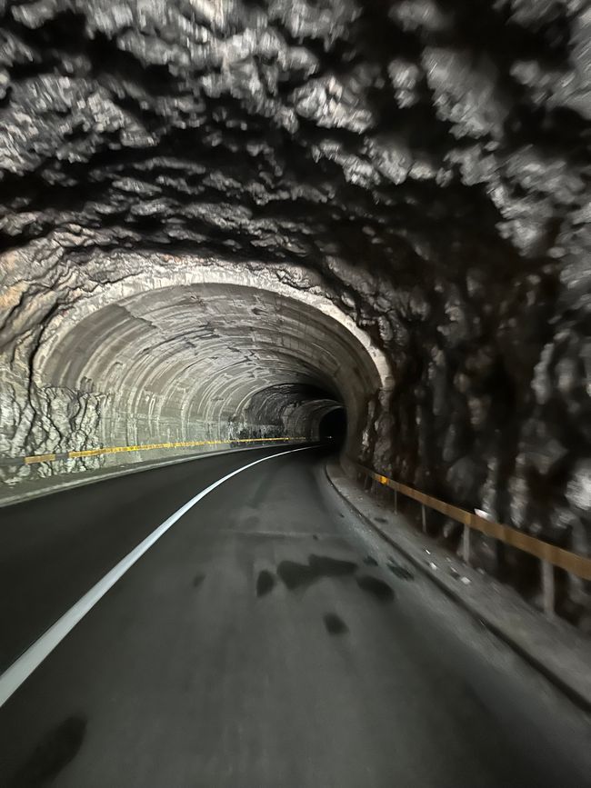 Unbeleuchteter Tunnel (insgesamt bestimmt 20 Stück)