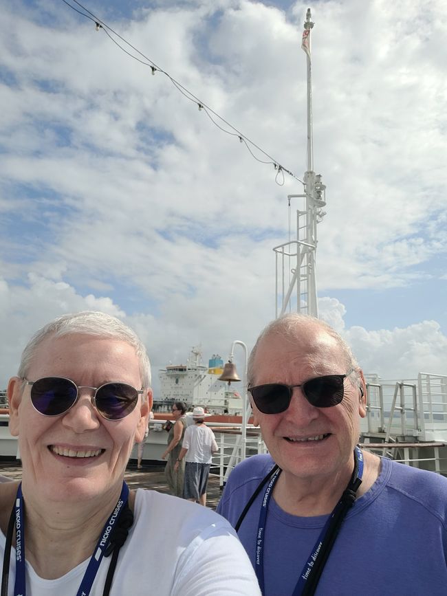 Day 41 of 175: Around the world cruise - Day passage through the Panama Canal