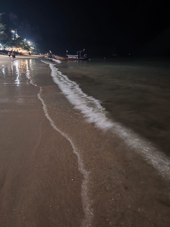Parte 6: DESPEDIDA DEL SCOOTER, MURCIÉLAGOS (NO), CULTURA DEL PENE & NAVIDAD EN LA PLAYA