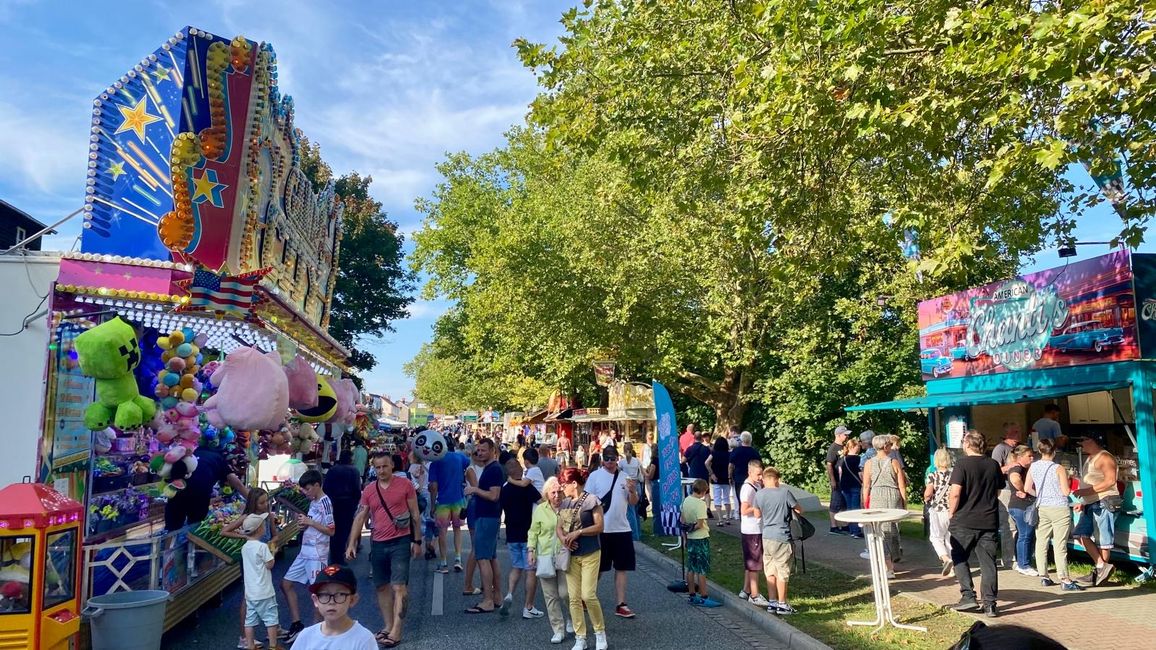 Between the cucumber stand and the carousel – Our visit to the fair in Lübben