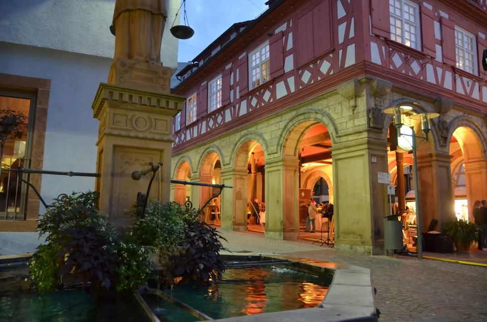 Fachwerk, Kunst und Kettensägen