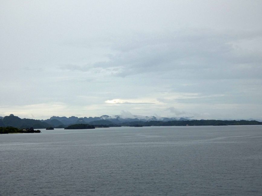 Misool, Nuova Guinea occidentale, Indonesia, escursione in Zodiac